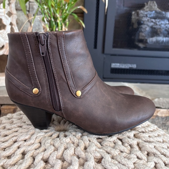Life Stride Women's SZ 7.5 Brown Ankle Boots Active Arch Side Zip Closure - Picture 7 of 16